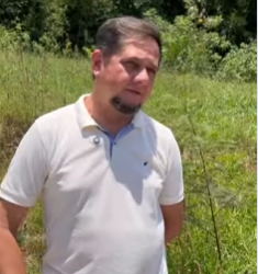 T0902003 Este homem não pode falar com mulheres porque sua esposa não permite part2