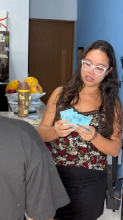 T0721019 Empregada esconde padrão mostra verdade