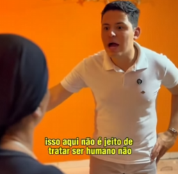 T0121001 Fez funcionária entrar dentro do porta malas para ir fazer compras