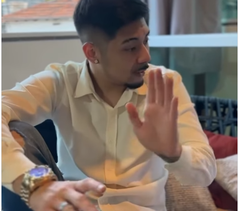 T1002026 Trocar de roupa repetidamente não faz de você uma part2