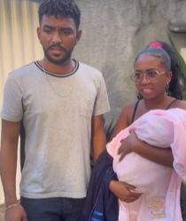 T1002029 Mulher Բiทg૯ dar luz em hospital para Røυbαr beb part2