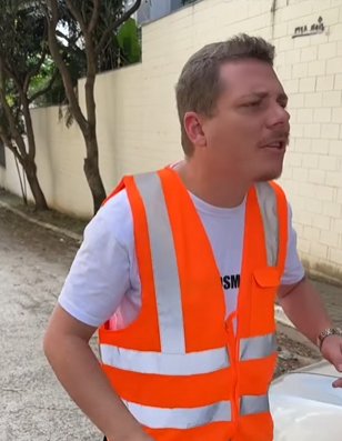 T1002031 Ele queria abusar de sua posição de autoridade mas part2