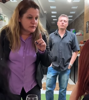 T1002034 Ela se apaixonou por um homem rico por ajudá la ma part2