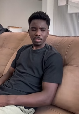 T0302014 Olha que essa garota fez com um negócio de cabel part2