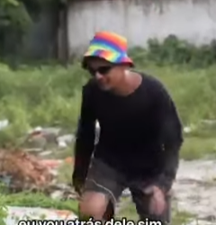 T0301015 Nunca julgue livro pela capa