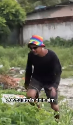 T0301015 Nunca julgue livro pela capa