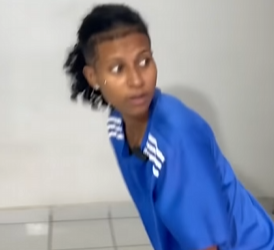 T1921012 que será que tem por de trás dessa porta