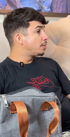 T1801002 Empregada foi pegar pelo patrao roubando merenda das criancas entao patrao toma atitude