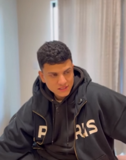 T1121001 Uma amiga vale muito custa pouco, mas grande maioria não entende isso part2