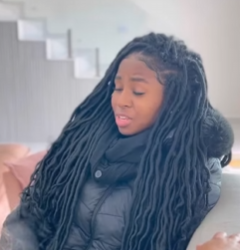 T1121005 Ela envergonha amiga na frente de todos isso aconteceu part2