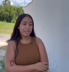 T1121021 Tenha cuidado com quem te abraça, pois você não vê rosto deles quando fazem