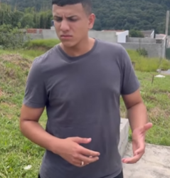 T1121026 Existe um ditado olho por olho dente por dente