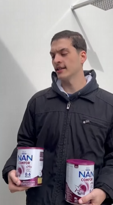 T0421013 Mãe vendeu leite do seu bebê para comprar roupas