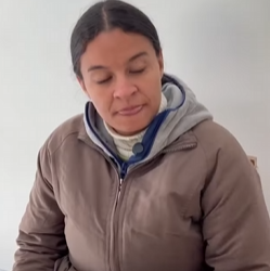 T0421017 Ela testou suas filhas