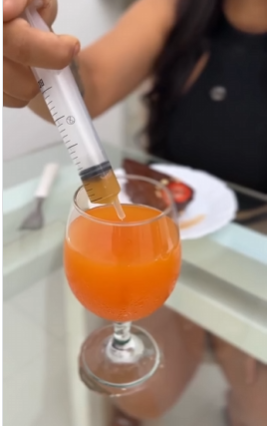 T1321016 Empregada salvou patroa miliona ria recebeu uma grande recompensa! part2