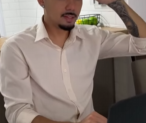 T1321014 Menina malcriada tratou mal sua vó pai lhe deu Uma grande lição