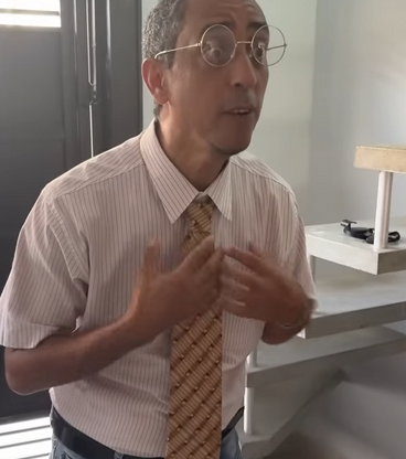 T1321023 Ele pediu pra sua empregada ser sua falsa esposa