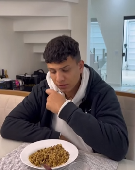 T1121001 namorado da minha irmã mudou se para minha casa com família dela part2