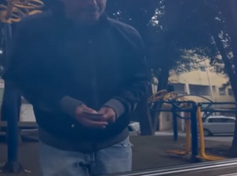 T1002006 Mulher rica paga muito dinheiro por cachorro de menina órfã part2