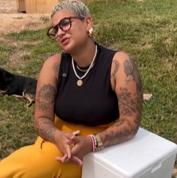 T0621004 Vendia Gelinhos, mas tinha tudo caro relógio caro celular caro corrente cara… part2