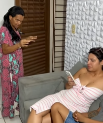 T1812014 Oque será que tem dentro dessa mala