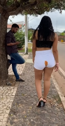 T1321001 Olha só como essa garota mimada trata as pessoas, mais ela levou uma grande lição!