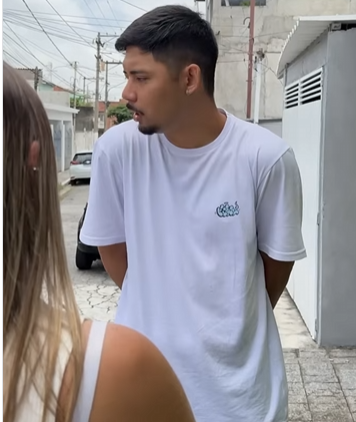 T1321013 Uns se amam, outros não se querem alguns quem sabe. vida assim. part2