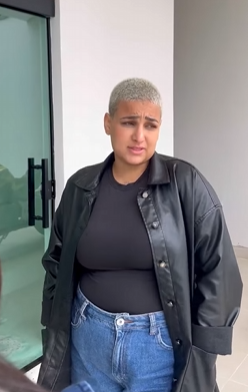 T1022025 Ele retorna para sua cidade encontra isso part2