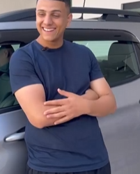 T1022031 vizinho riu dele pelas condições em que vivia,sem pensar que hoje você está de pé amanhã quem sabe part2