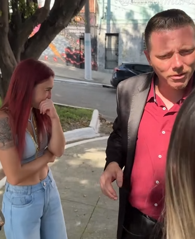 T1301001 Ele trocou Sua noiva milionária por uma humilde vendedora. part2