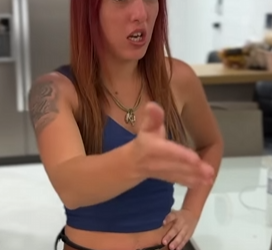 T1301012 Seu vizinho se apaixonou por ela enquanto seu marido tratava da pior maneira. part2