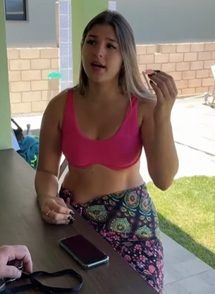 T1301013 Mãe solteira recebe pedido de casamento mas filho joga anel na piscina. part2