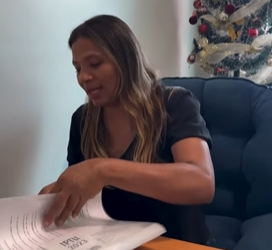 T1722004 Essa garota quis ser esperta comprando um terreno nessa imobiliária