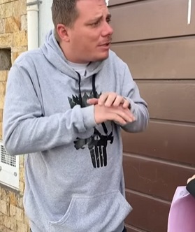 T1321013 Encontrei muito dinheiro na calça do meu marido descobri seu segredo part2