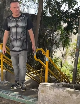 T1321018 Mulher rica paga muito dinheiro por cachorra de menina órfã part2