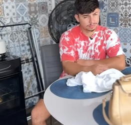 T0421022 Empregada foi acusada pelo patrão mas no final patrão iria se arrepender part2