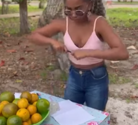 T1021010 Elas disputavam para ver quem vendia mais laranjas! part2