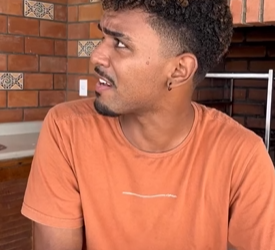 T1021011 Ela beijou NOIVO dessa mulher na sua frente no meio da rua! part2