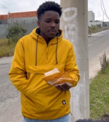 T1102005 Na hora de comprar comida na rua, certifique se de quem você vai comprar part2