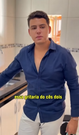 T0121001 Adriana precisou sair mais cedo para levar seu bebê reborn no médico