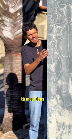 T0121005 Luís rasgou todas as fraldas da Adriana só porque ela saiu no horário de trabalho