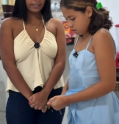 T0302012 MADRASTA SE IRRITA COM ENTEADA JOGA ÁGUA NELA QUE PAI FAZ NO FINAL CHOCA!