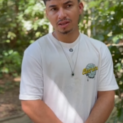 T1422004 Ela quis pegar coisas da sogra mas se deu mal