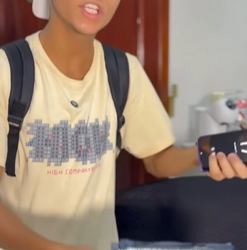 T1422006 Ela pensou que verdade não fosse descoberta