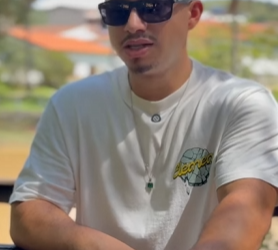 T1422012 Ela perdeu mamata, marido ao invés de dar dinheiro pra ela deu dinheiro pra própria escola porque descobriu toda verdade