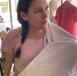 T1000003 Ela destratou mulher sem saber que ela era dona da loja. part2