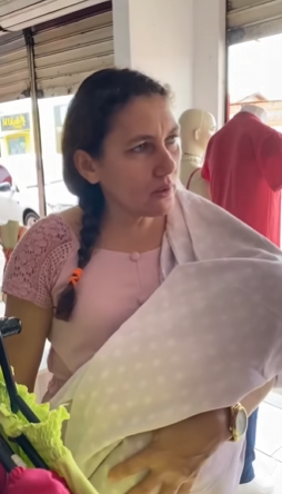 T1000003 Ela destratou mulher sem saber que ela era dona da loja. part2