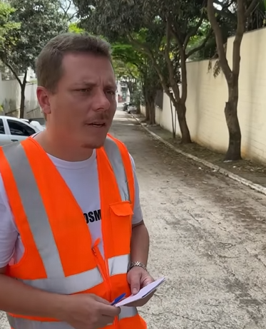 T1321007 Ele queria abusar de sua posição de autoridade mas ele nunca imaginou quem era essa mulher. part2