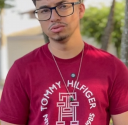 T1422003 Ela não aceita os enteados