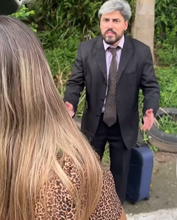 T1302013 Motorista beija chefe sem consentimento dela esposo descobre. part2